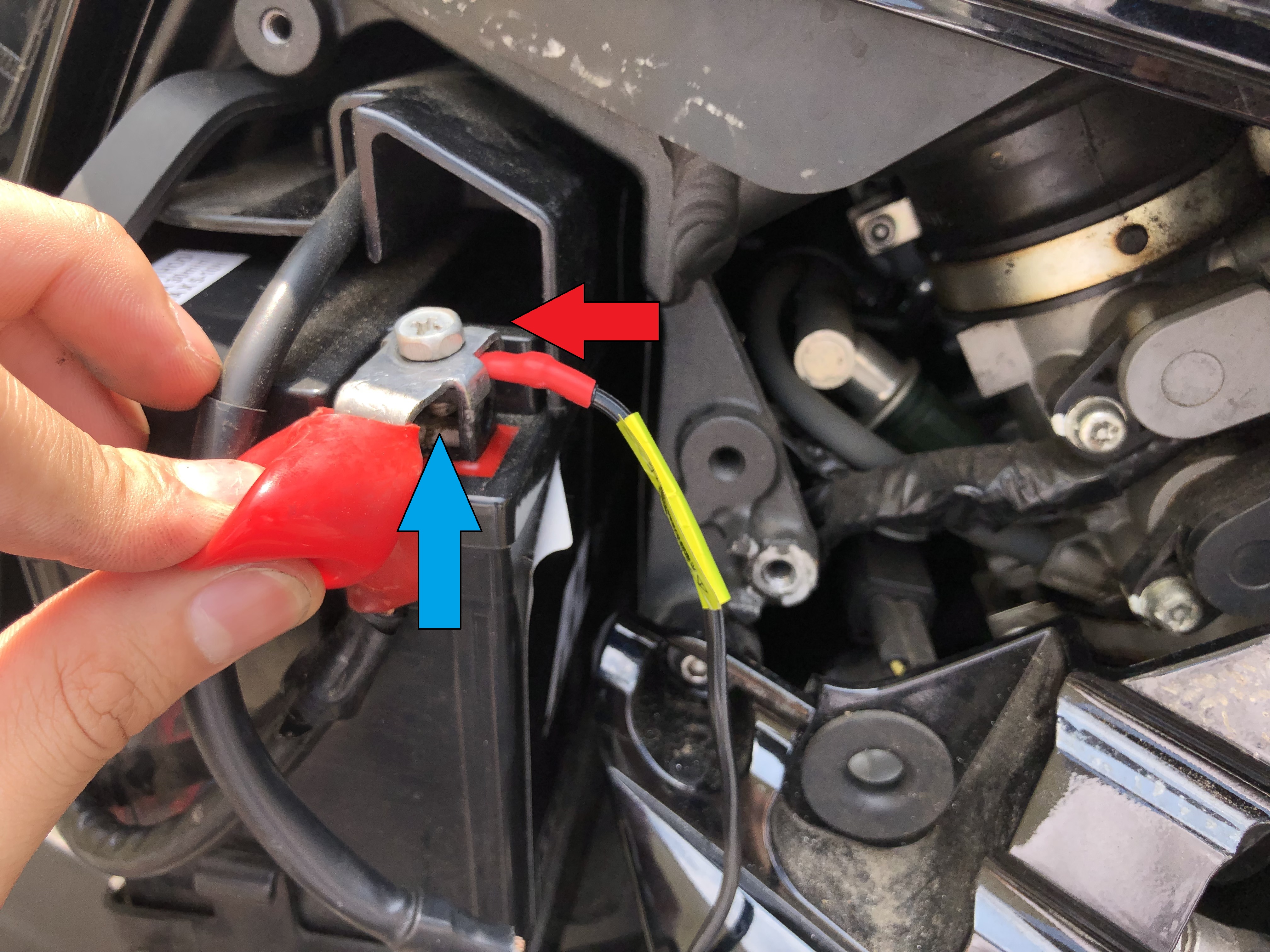 わかりやすく図解 Zzr1400にusb電源ポートを取り付ける手順解説